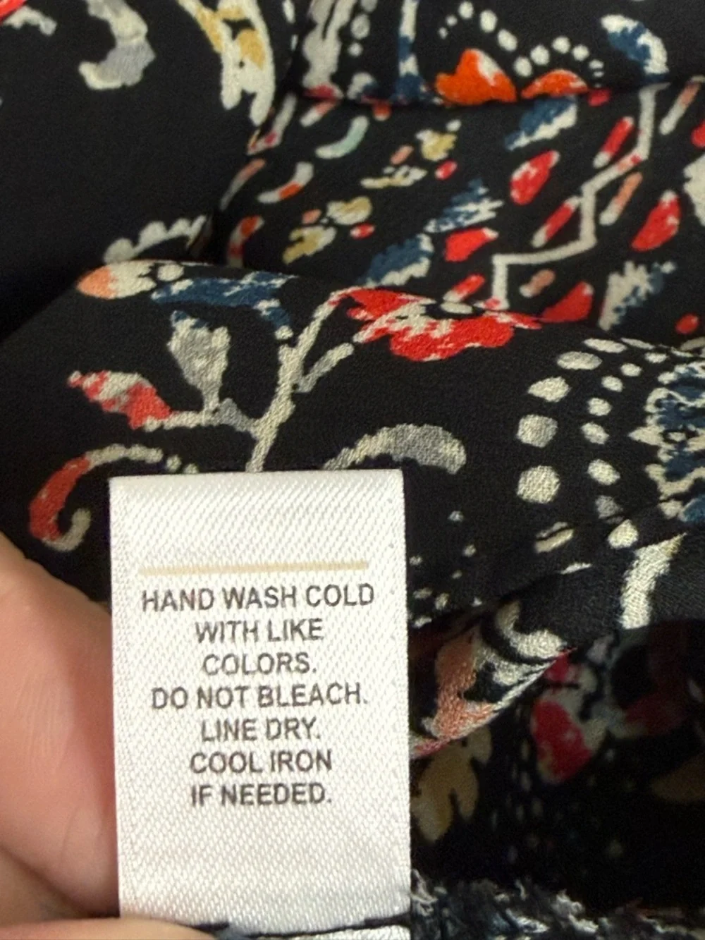 Est. 1946 Paisley Floral Blouse Black Red Keyhole Neck Boho Chic Lightweight Top - Picture 10 of 11